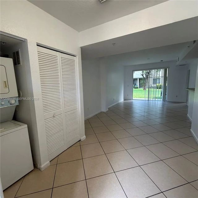 2 of 24 - 1965 Freeport Lane #1965, Riviera Beach, FL