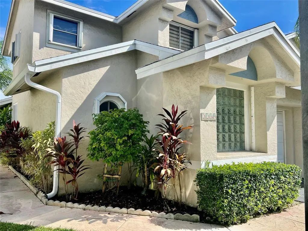 2239 Discovery Circle W, Deerfield Beach