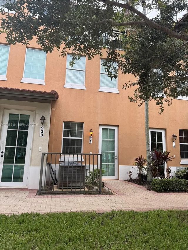 2 of 28 - 928 Sw 147th Avenue #2906, Pembroke Pines, FL