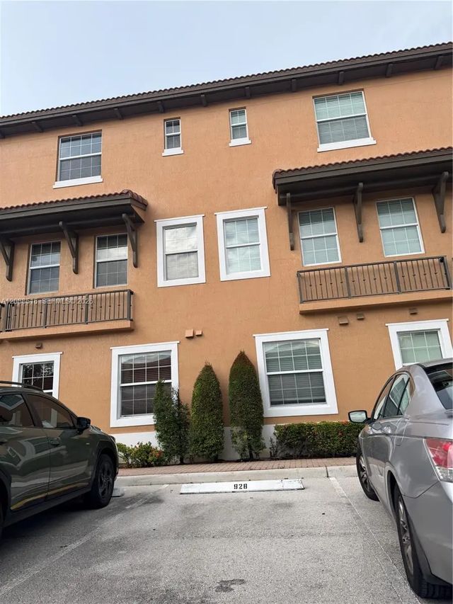 5 of 28 - 928 Sw 147th Avenue #2906, Pembroke Pines, FL