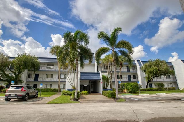 4489 Luxemburg Court #304, Lake Worth