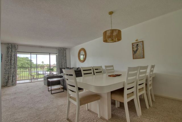 4 of 17 - 4489 Luxemburg Court #304, Lake Worth, FL