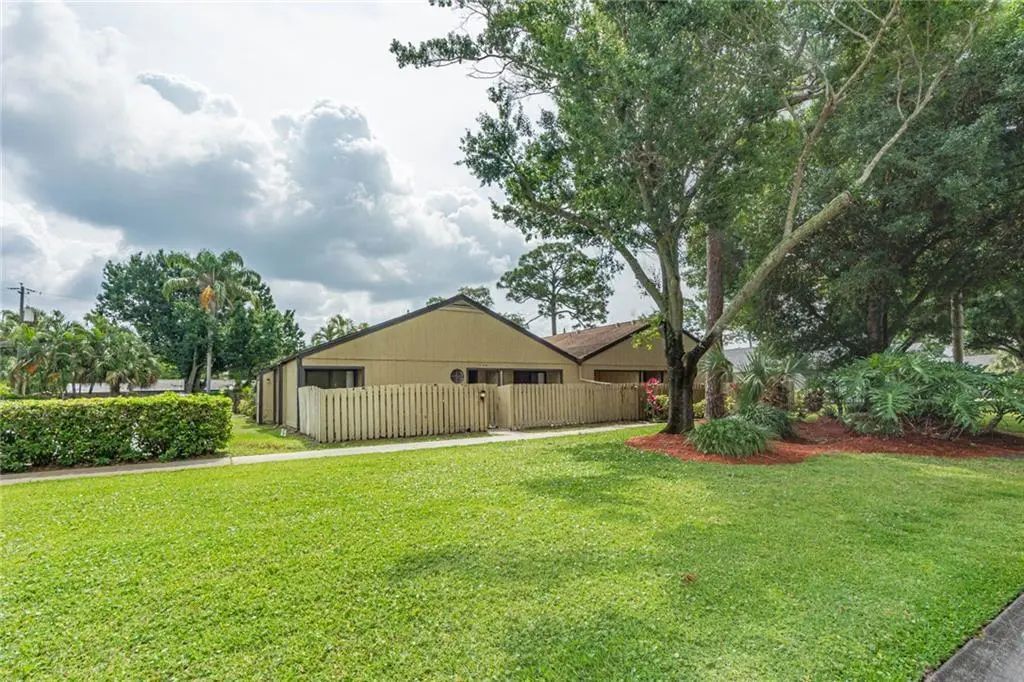 1466 39th Avenue #f-1, Vero Beach