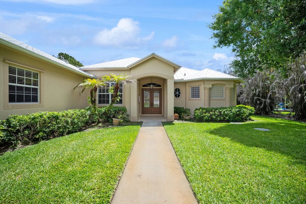 1106 Sw Thoreau Court, Palm City