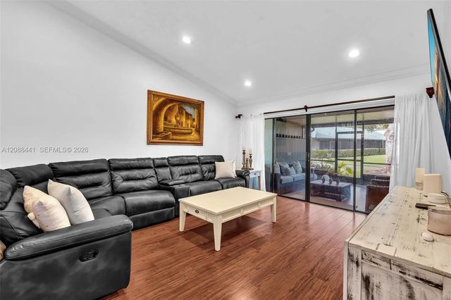 4 of 46 - 359 Fairway Circle #59, Weston, FL
