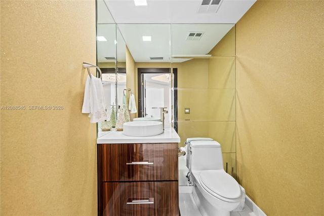 4 of 38 - 2711 S Ocean Drive #1902, Hollywood, FL