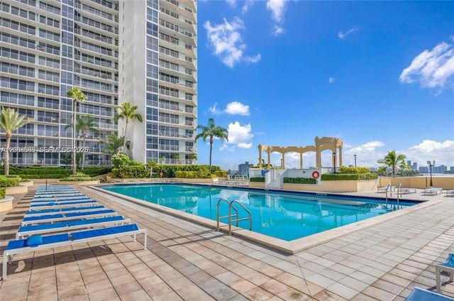 5 of 41 - 7601 E Treasure Drive #1722, North Bay Village, FL
