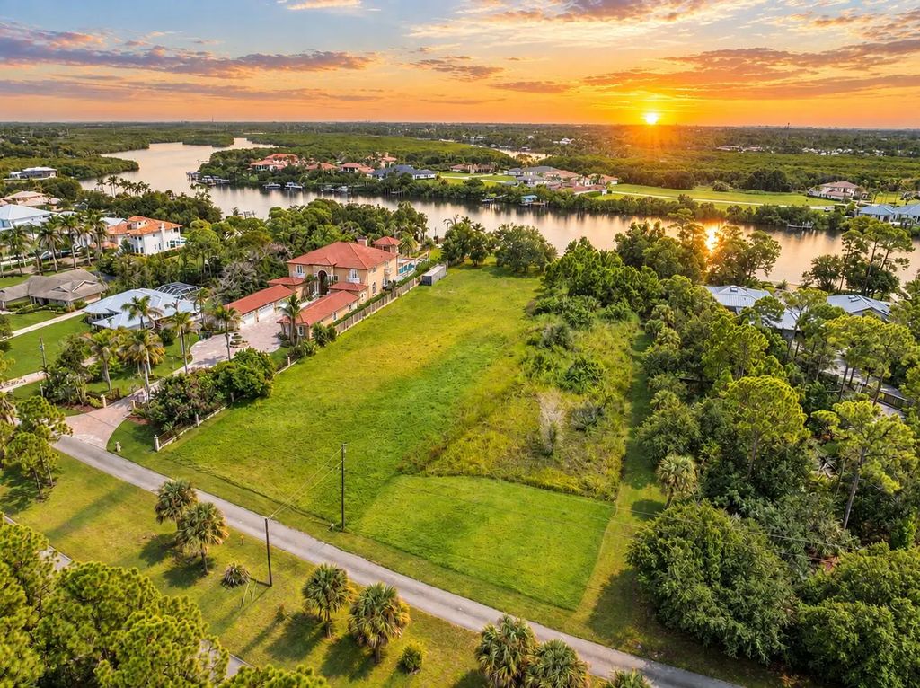 2761 Se N Lookout Boulevard, Port St. Lucie