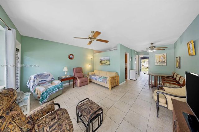 4 of 45 - 15610 Ne 6th Avenue #7d, Miami, FL