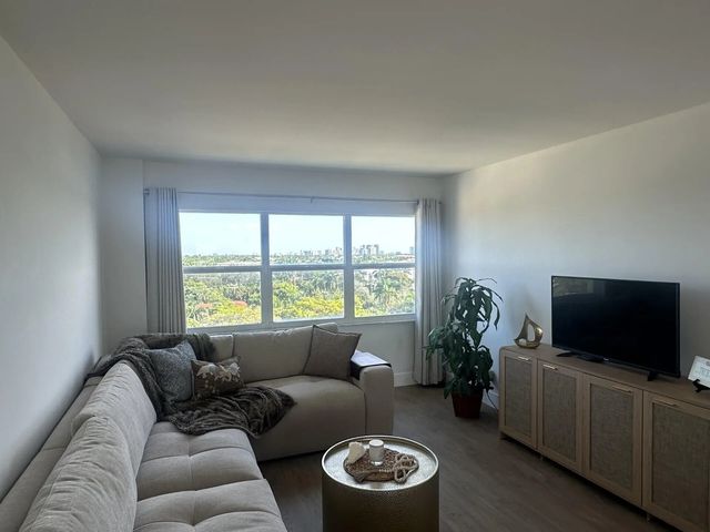 4 of 17 - 2555 Ne 11th Street #804, Fort Lauderdale, FL