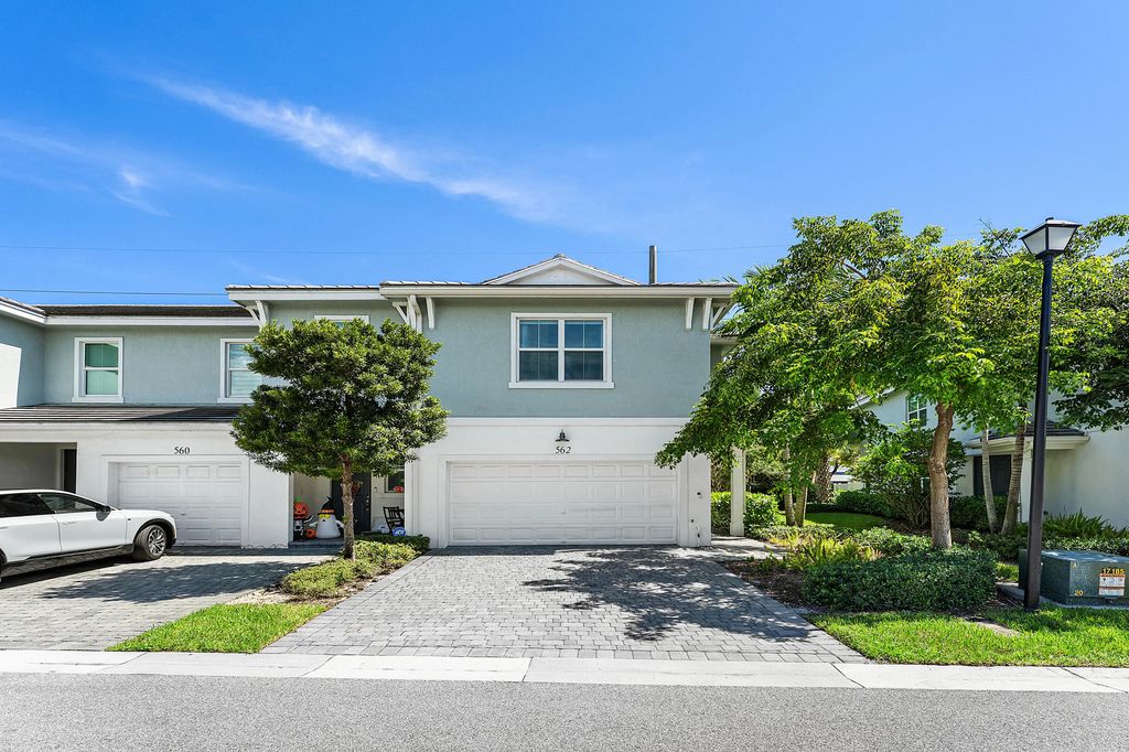 562 Parsons Way, Deerfield Beach