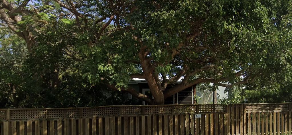 2240 Harbor Drive, Marathon