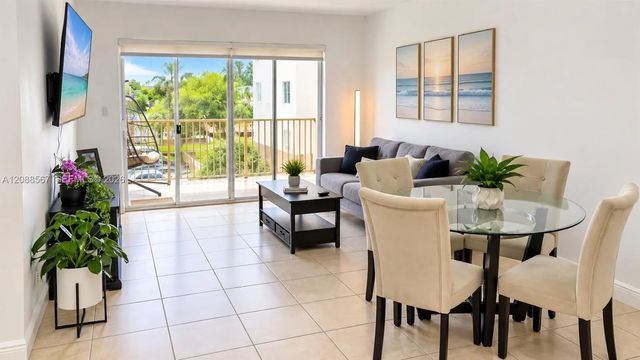 5 of 12 - 15221 Sw 80th Street #310, Miami, FL
