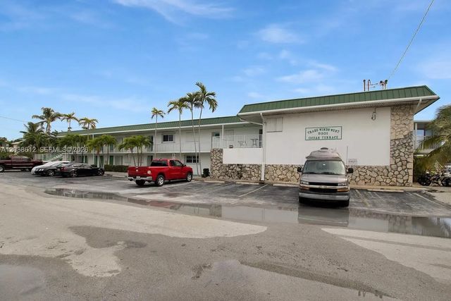 3 of 18 - 5301 Ocean Terrace #1, Marathon, FL