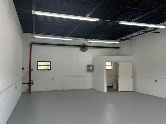 2 of 11 - 3925 Investment Lane #32, West Palm Beach, FL