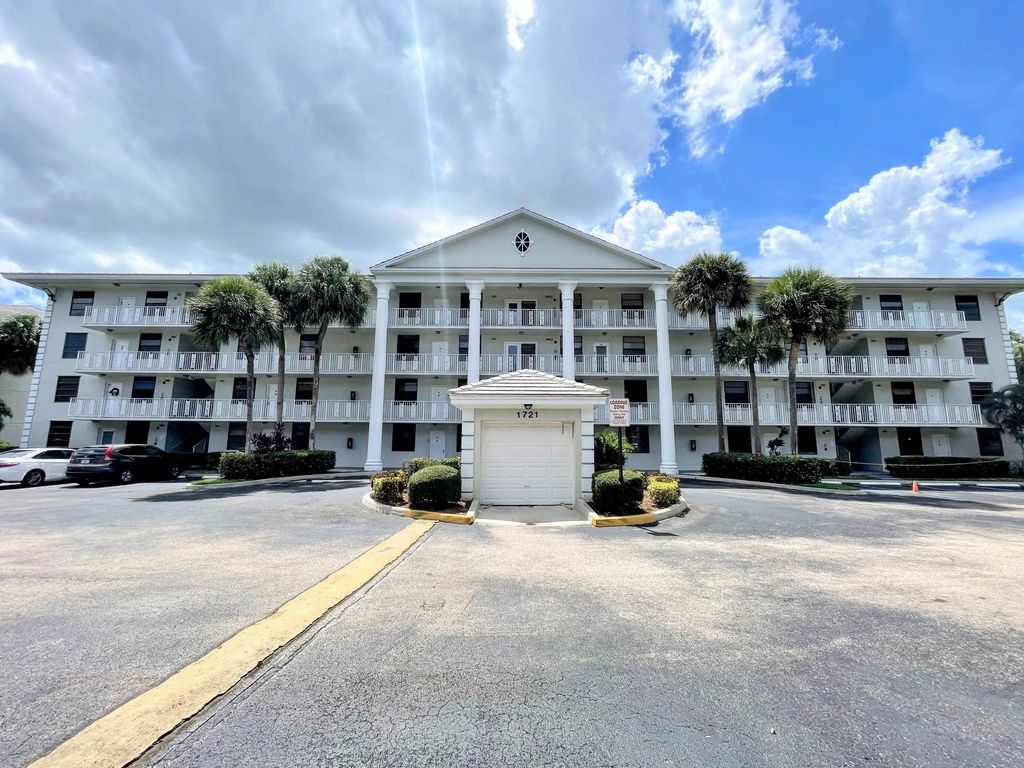1721 Whitehall Drive #303, Davie