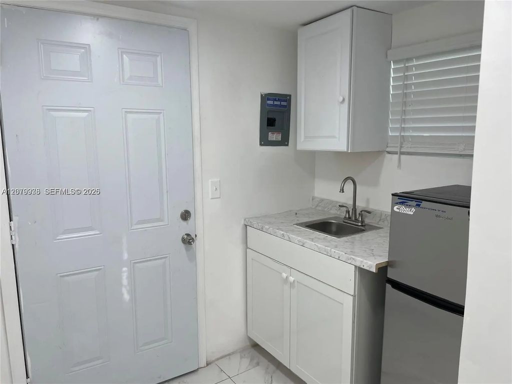 760 Ne 168th Street #2, North Miami Beach