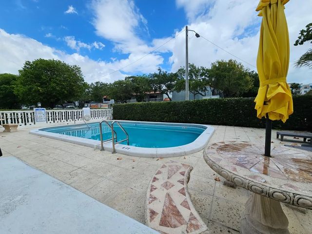 520 Ne 38th Street #12, Miami