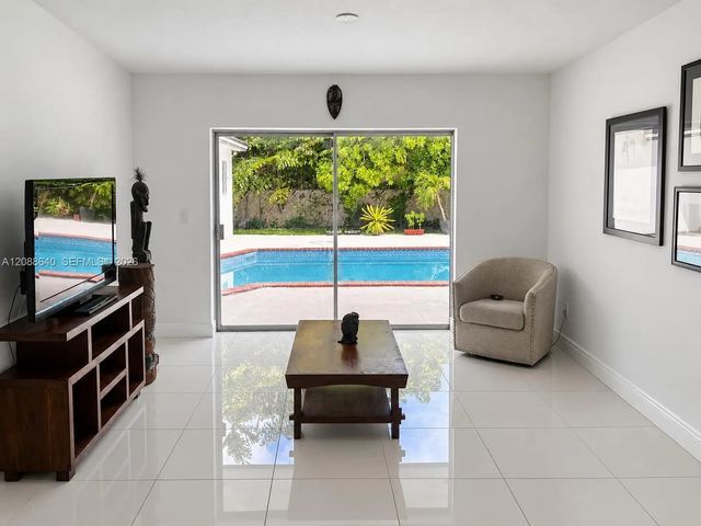 3 of 31 - 8981 Sw 57th Terrace, Miami, FL