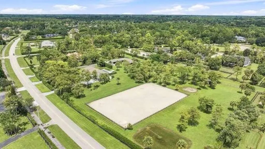 14902 Paddock Drive, Wellington