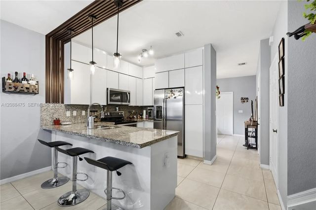 5 of 24 - 16335 Sw 44th Terrace, Miami, FL