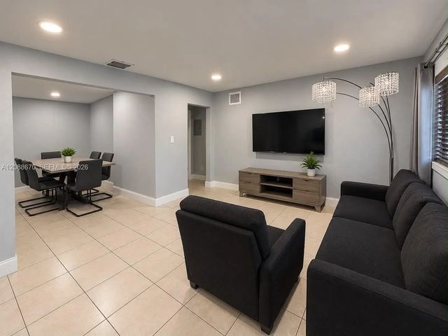 2 of 12 - 1869 Nw 83rd Terrace, Miami, FL