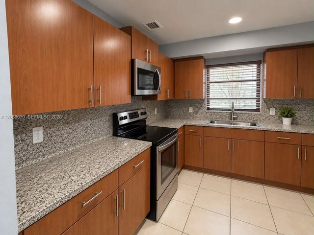 5 of 12 - 1869 Nw 83rd Terrace, Miami, FL