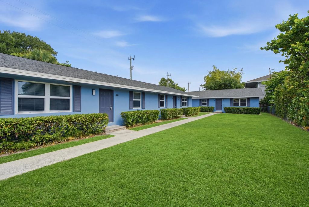 351 Wickline Boulevard, Lantana