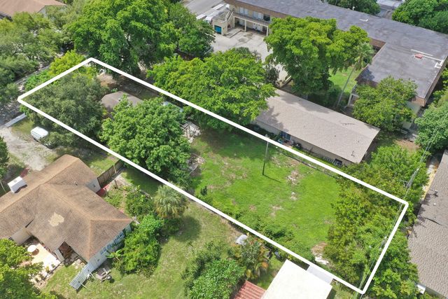4 of 42 - 2315 Monroe Street, Hollywood, FL