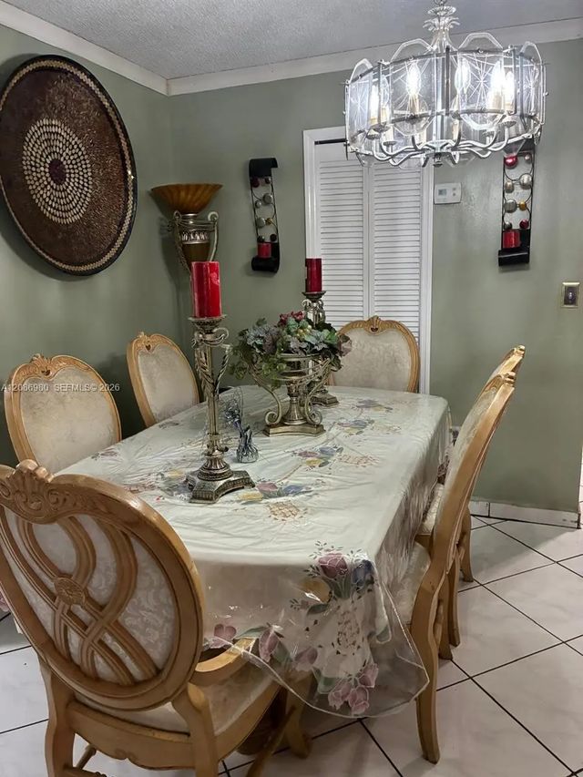 3 of 7 - 2403 W 76th Street #102, Hialeah, FL