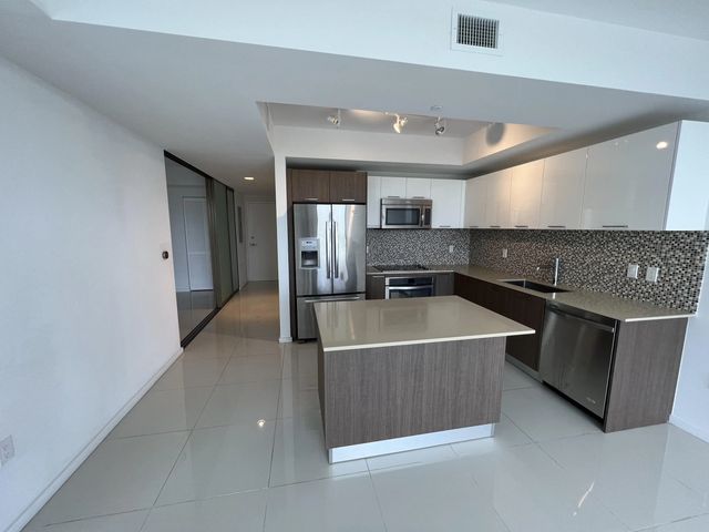5300 Paseo Boulevard #708, Doral
