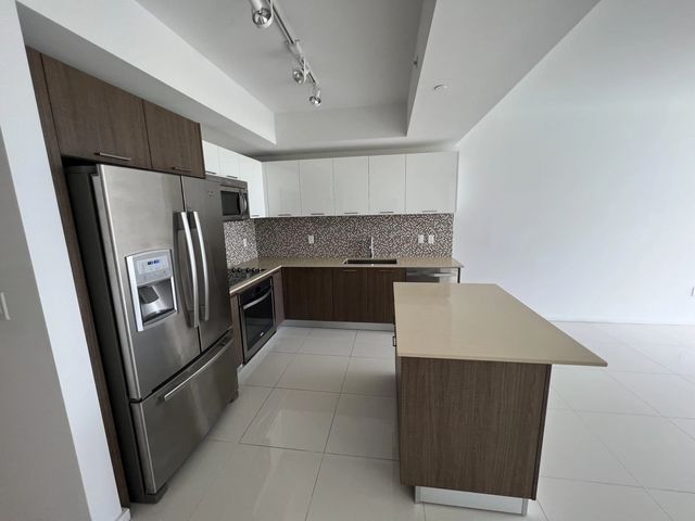 3 of 19 - 5300 Paseo Boulevard #708, Doral, FL