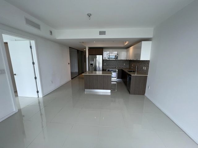 4 of 19 - 5300 Paseo Boulevard #708, Doral, FL