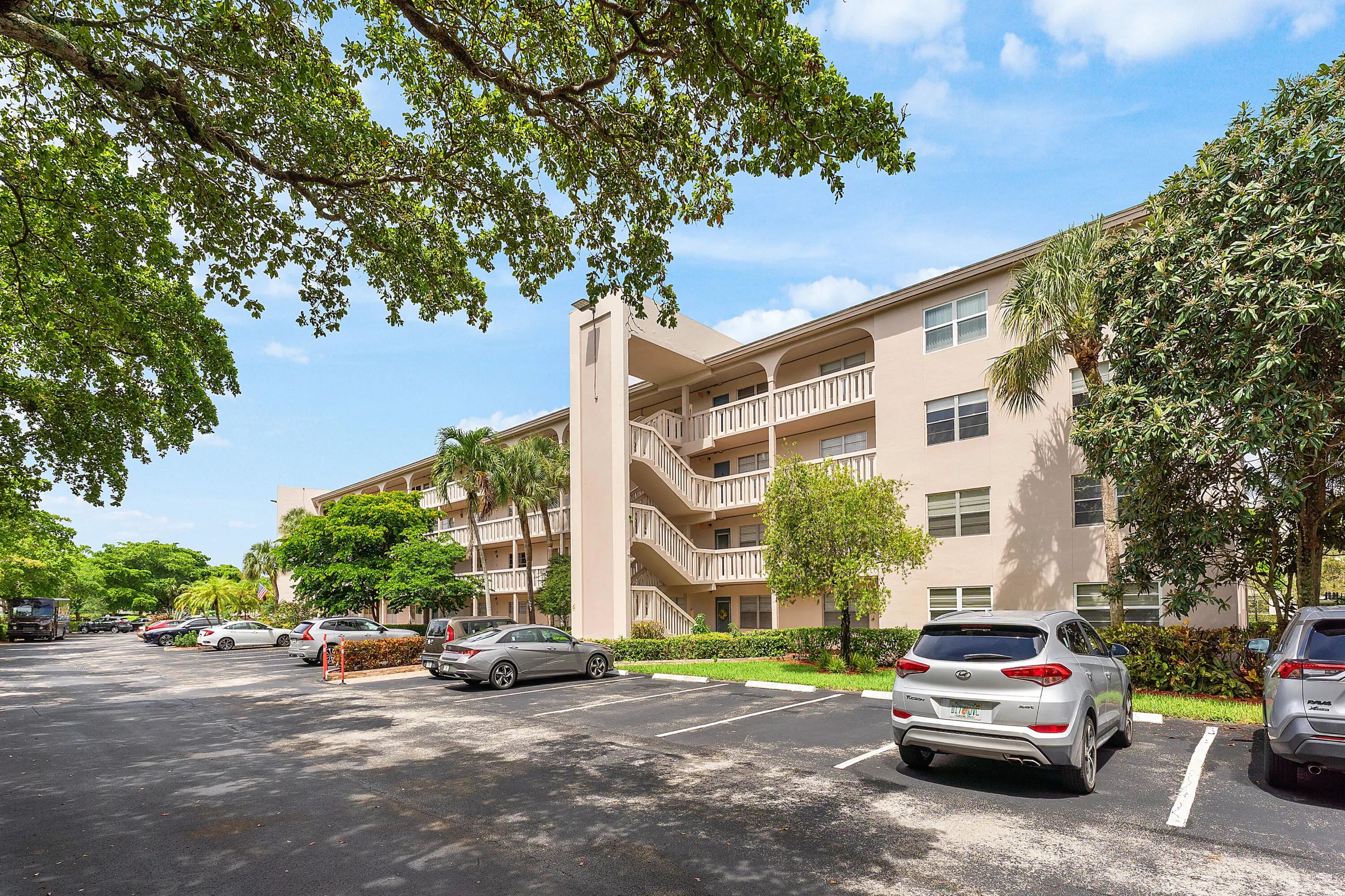 2001 Granada Drive #l2, Coconut Creek