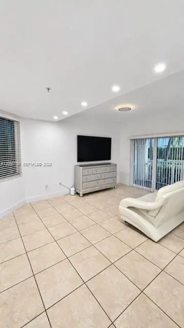 4 of 22 - 11401 Nw 89th Street #111, Doral, FL