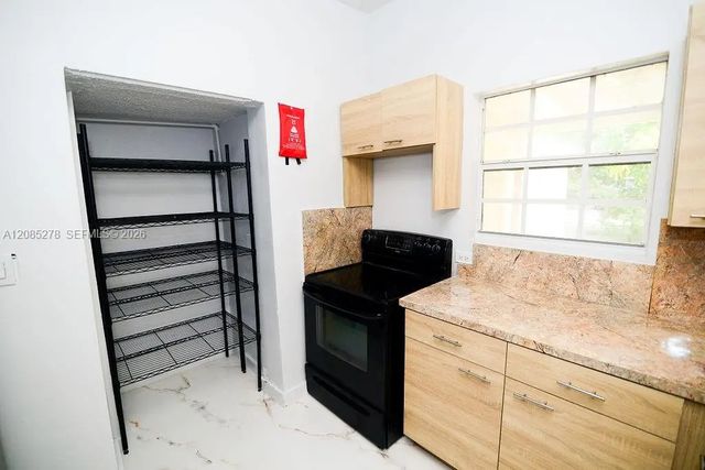4 of 27 - 298 Nw 104th Street, Miami, FL
