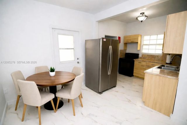 5 of 27 - 298 Nw 104th Street, Miami, FL