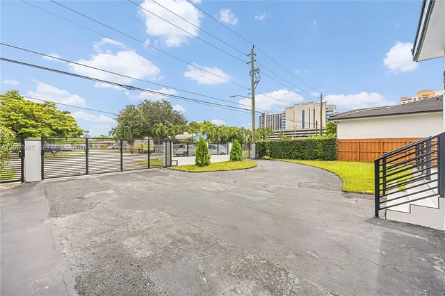 5 of 47 - 1980 Sw 32nd Avenue, Miami, FL
