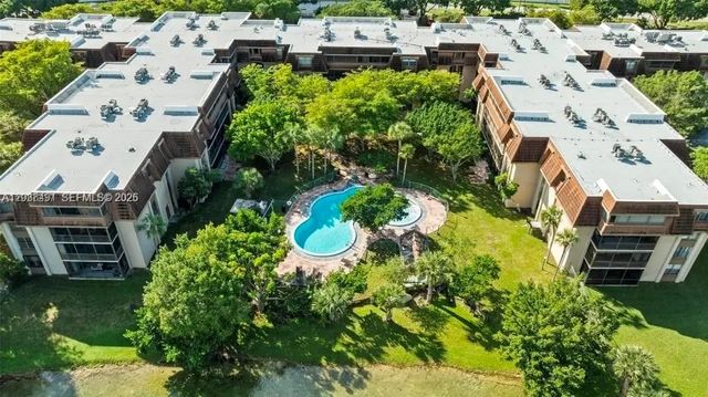 2 of 19 - 661 Ne 195th Street #407, Miami, FL