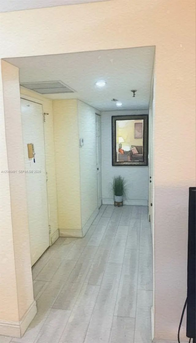 5 of 19 - 661 Ne 195th Street #407, Miami, FL