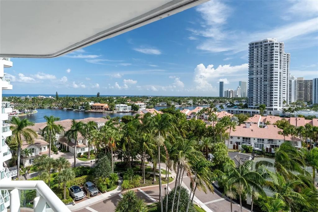 21050 Point Place #802, Aventura