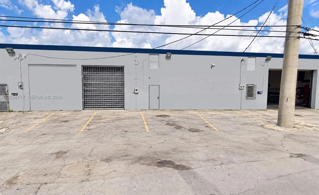 3500 Nw 54th Street #5220, Miami