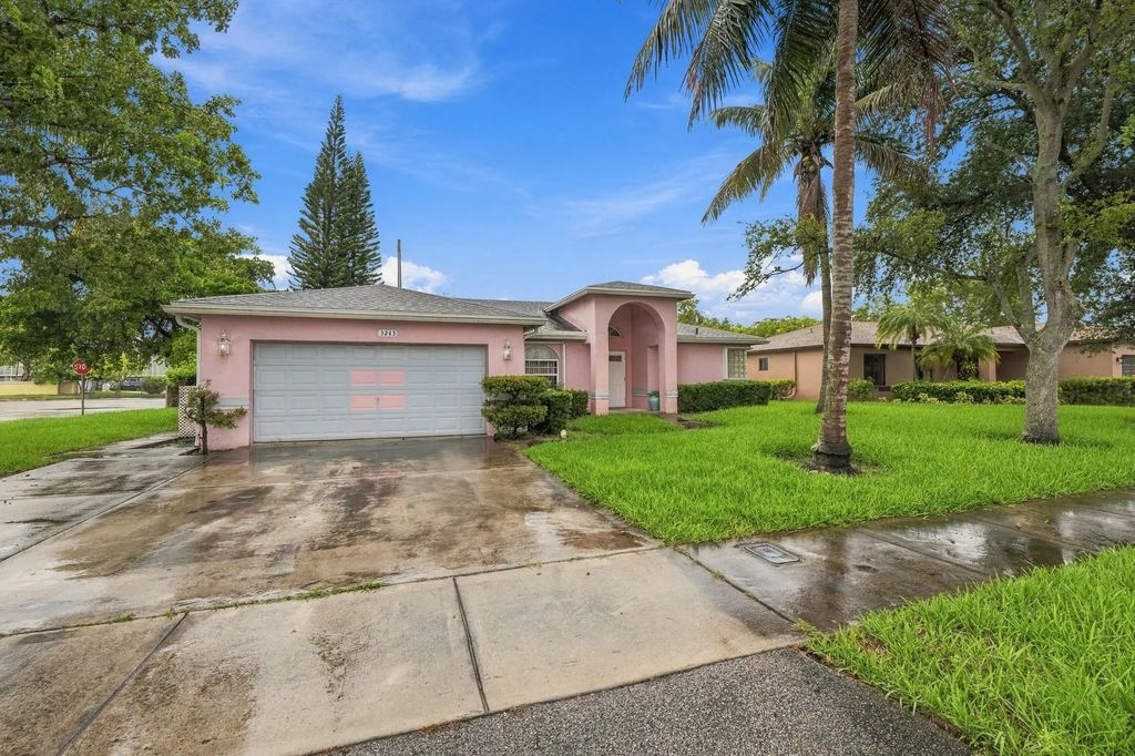 3243 Nw 43rd Place, Oakland Park