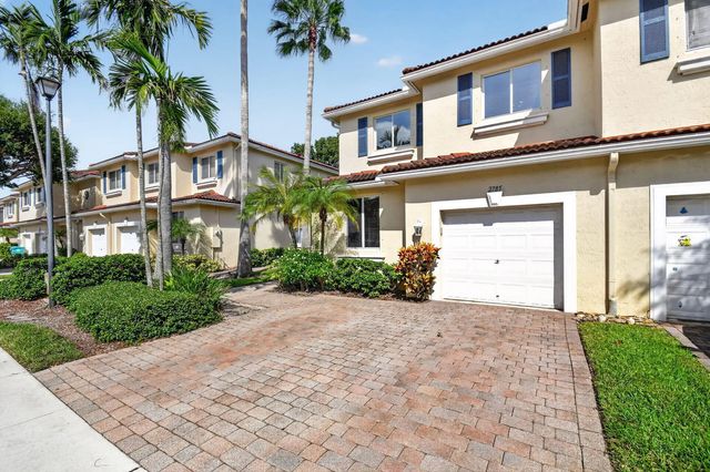 3 of 70 - 2785 S Evergreen Circle, Boynton Beach, FL