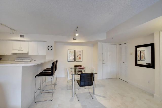 3 of 30 - 135 Yacht Club Way #207, Hypoluxo, FL