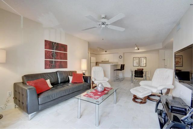 4 of 30 - 135 Yacht Club Way #207, Hypoluxo, FL