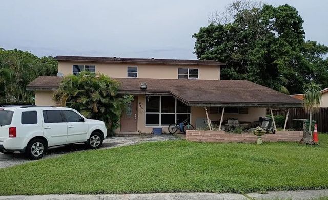 6851 Sw 6th Street, Pembroke Pines