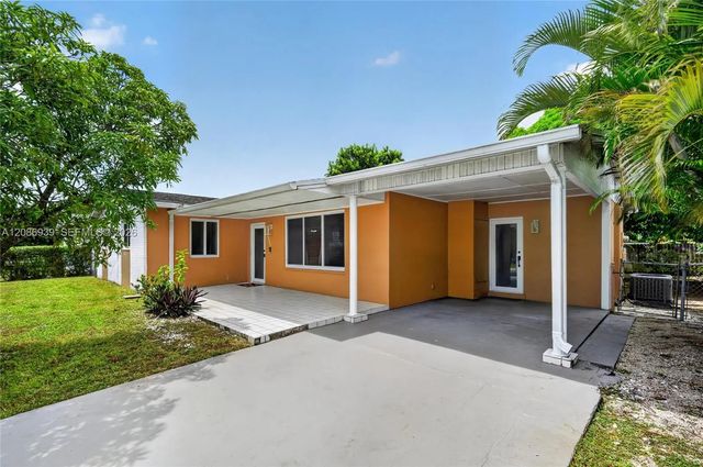 4 of 60 - 19920 Sw 118th Place, Miami, FL