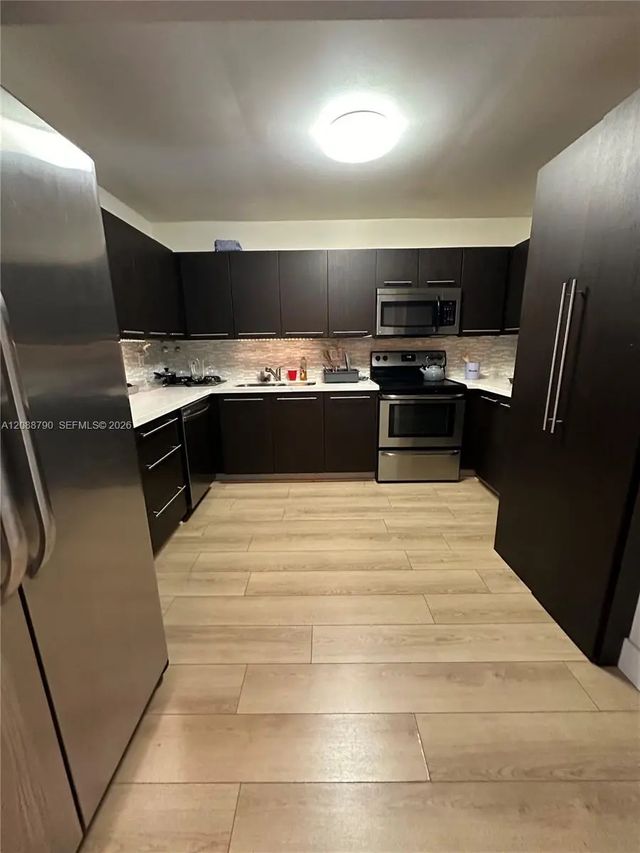 3 of 19 - 55 Ocean Lane Drive #2028, Key Biscayne, FL