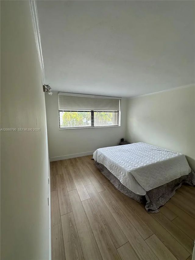 4 of 19 - 55 Ocean Lane Drive #2028, Key Biscayne, FL